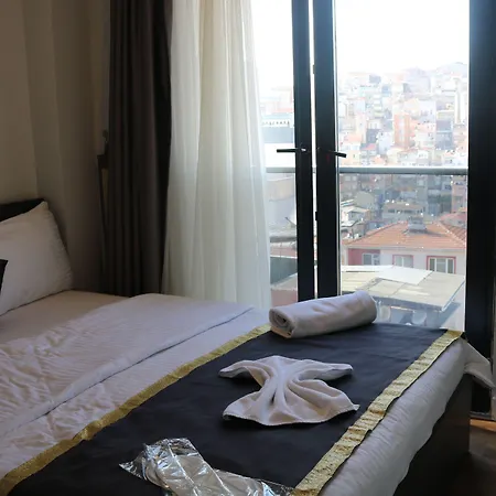 Aura Taksim *